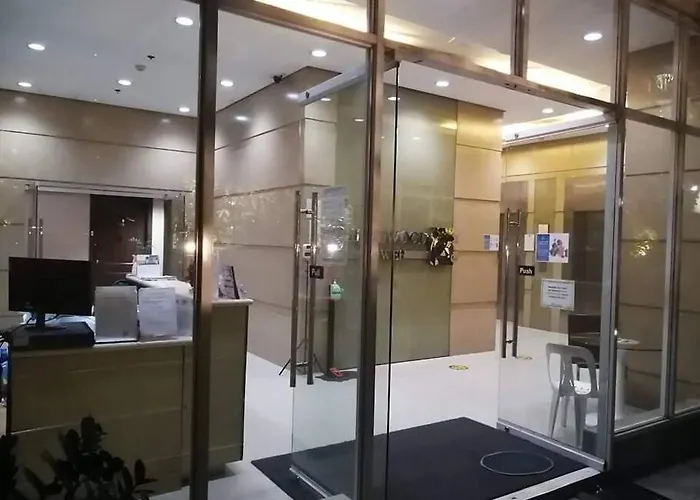 Citispace 1br Condotel At Ridgewood Towers Near Bgc Airport #rw01a