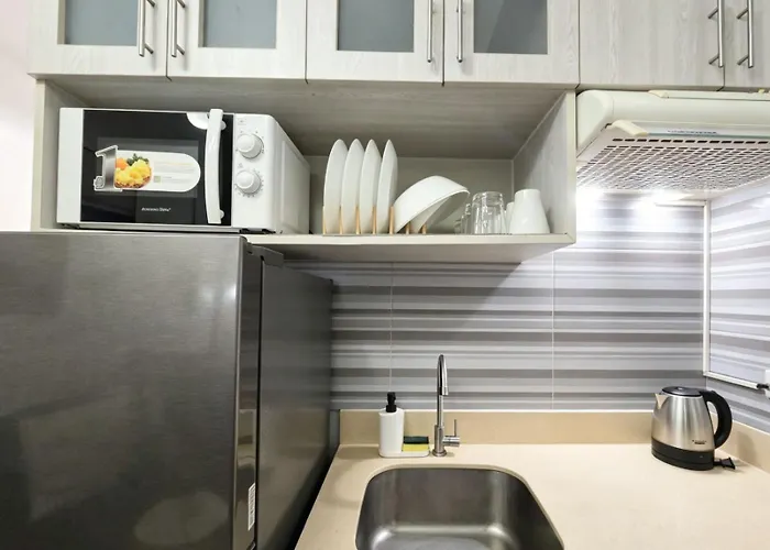 Citispace 1br Condotel At Ridgewood Towers Near Bgc Airport #rw01a *